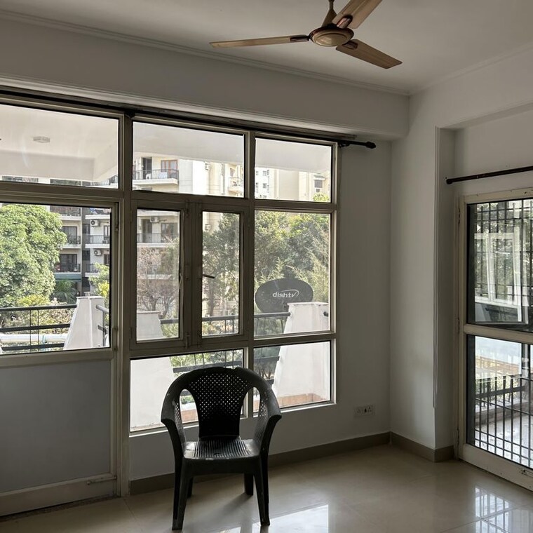  Parking, supertech-emerald-court 3 Bedroom 1750 Sq.Ft. Apartment In Sector 93a Noida 10042717