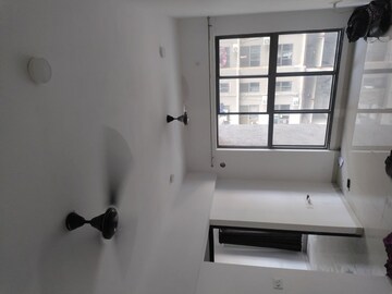 1 BHK Apartment For Rent in UK Iridium, Kandivali East