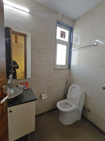 Bathroom in 3 BHK Builder Floor at Ansal Time Square, Sector 43 – for Rent
