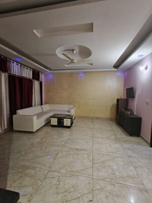 Living Room in 3 BHK Builder Floor at Ansal Time Square, Sector 43 – for Rent