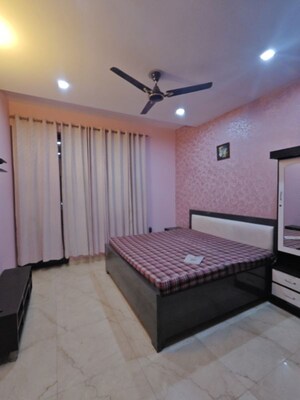 Bedroom in 3 BHK Builder Floor at Ansal Time Square, Sector 43 – for Rent