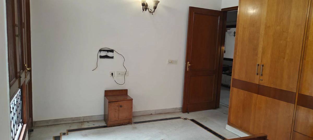 3 BHK + Servant Room Builder Floor For Rent in Kalkaji