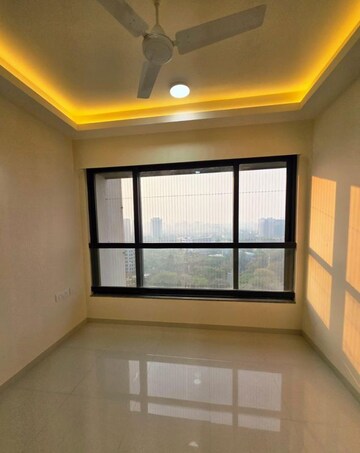 Room in 3 BHK Apartment at Kalpataru Magnus, Bandra East – for Rent