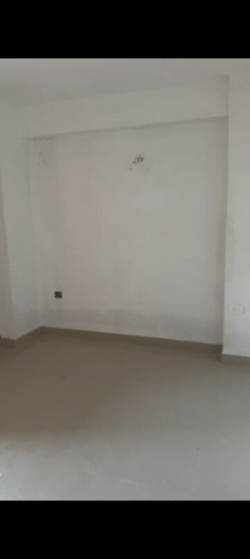 Room in 2 BHK Apartment at Conscient Habitat, Sector 99a – for Sale