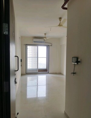 2 BHK Apartment For Rent in Ashar Axis, Majiwada