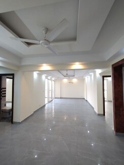 4 BHK + Pooja Room,Servant Room,Study Room,Extra Room Apartment For Rent in Logix Blossom County