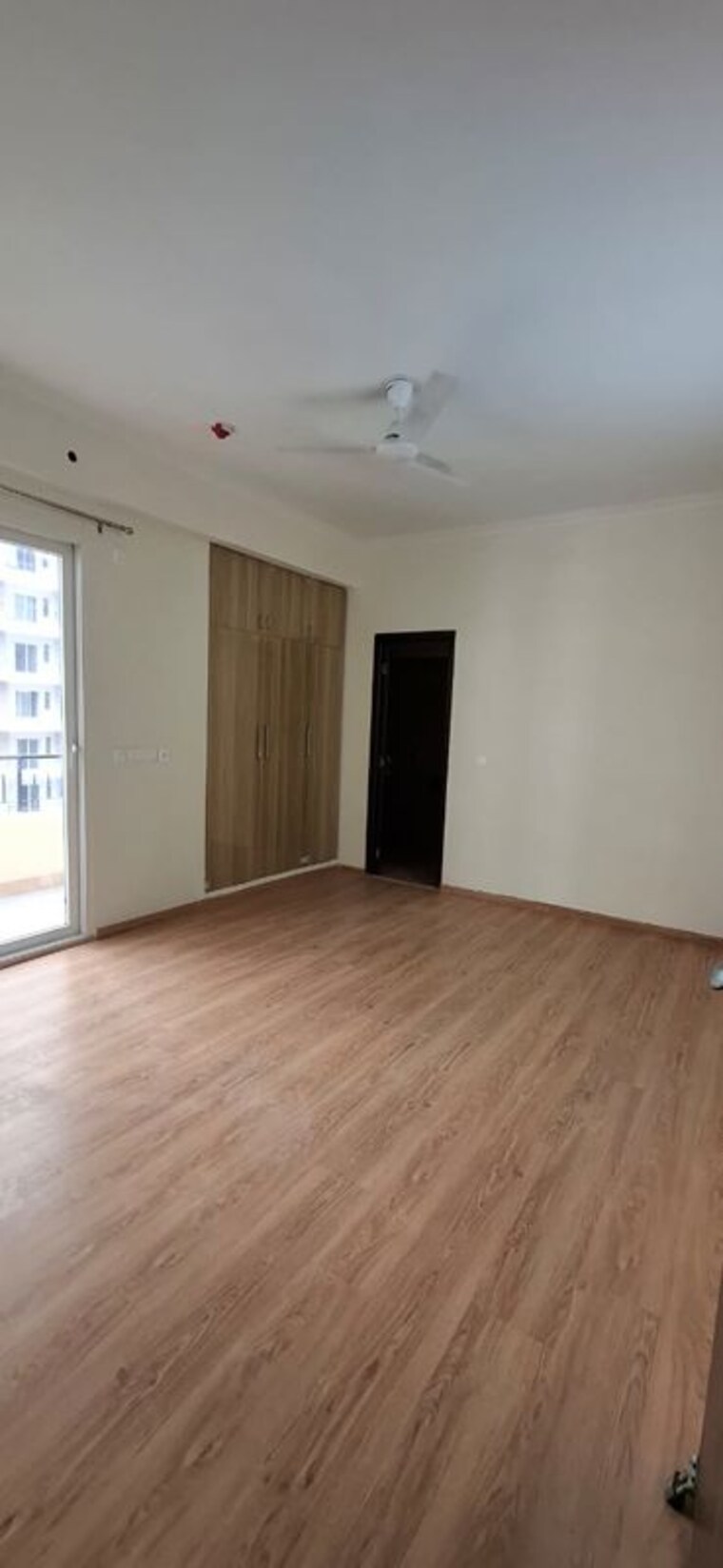 Room, amrapali-crystal-homes 3 Bedroom 1375 Sq.Ft. Apartment In Sector 76 Noida 10028809