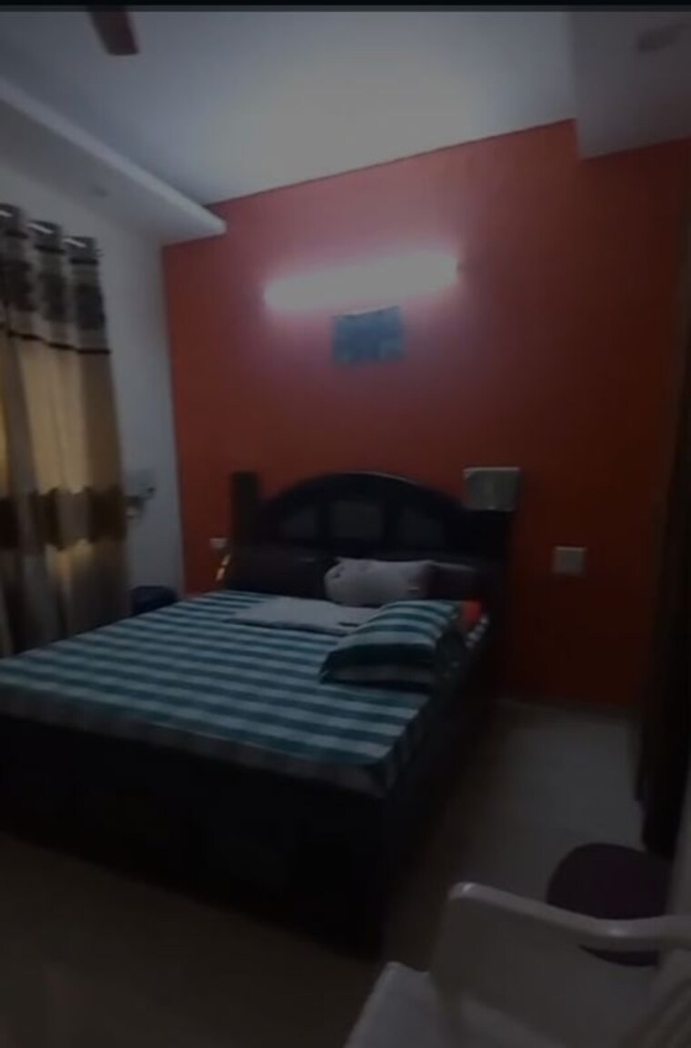 Bedroom, sector 75 3 Bedroom 250 Sq.Yd. Builder Floor In Sector 75 Faridabad 10042893