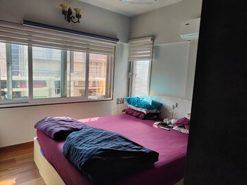 Bedroom in 2 BHK Apartment at DLH Metroview, Andheri West – for Rent