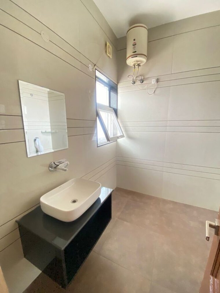 Bathroom, aerocity 2 Bedroom 2700 Sq.Ft. Independent House In Aerocity Mohali 10042905