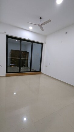 2 BHK Apartment For Rent in Asmita Sand Dunes