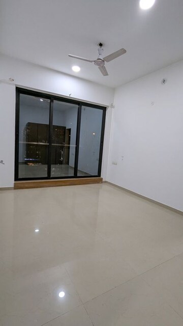 2 BHK Apartment For Rent in Asmita Sand Dunes, Malad West