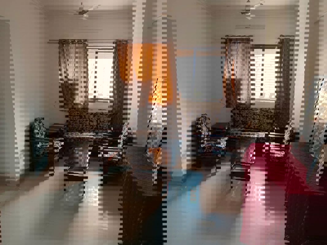 2 BHK 950 Sq.Ft. Apartment in Royal Classic Co Op Society