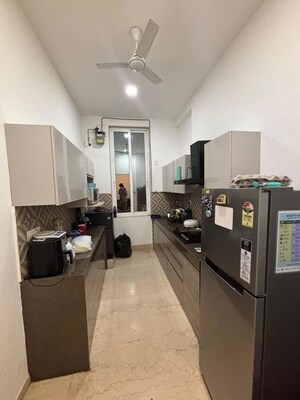 Master Bedroom in 2 BHK Apartment at Best Complex Andheri West, Andheri West – for Rent