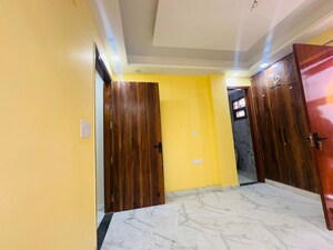 Bedroom in 2 BHK Builder Floor at Amolik Residency, Sector 86 – for Rent
