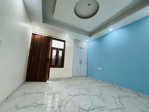Bedroom in 2 BHK Builder Floor at Amolik Residency, Sector 86 – for Rent
