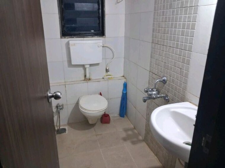 Bathroom, runwal-pearl 2 Bedroom 584 Sq.Ft. Apartment In Manpada Thane 10042964