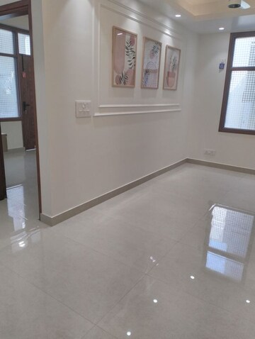 Room in 3 BHK Builder Floor at Malviya Nagar – for Sale