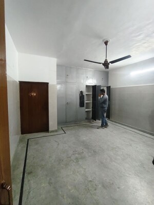 Room in 3 BHK Independent House at Buddhi Vihar – for Rent