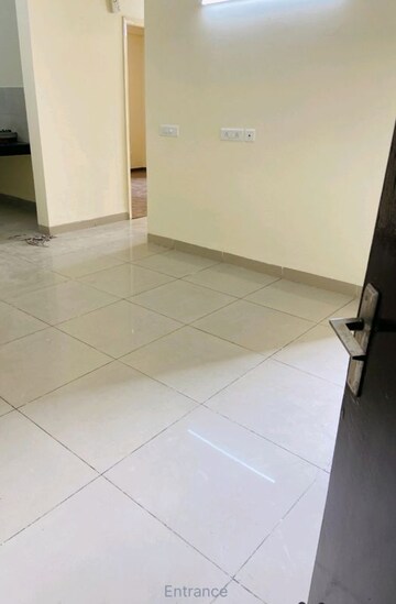 2 BHK Apartment – Entrance View at Wave Executive Floors, Wave City - for Rent