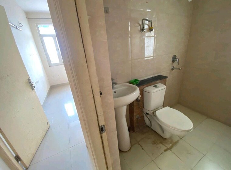 Bathroom, wave-executive-floors 2 Bedroom 900 Sq.Ft. Apartment In Wave City Ghaziabad 10043051