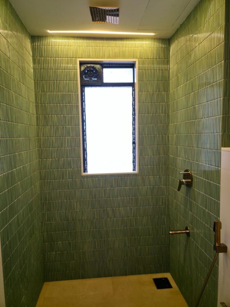 Bathroom, dosti-eastern-bay-phase-1 3 Bedroom 1050 Sq.Ft. Apartment In Wadala Mumbai 10043050