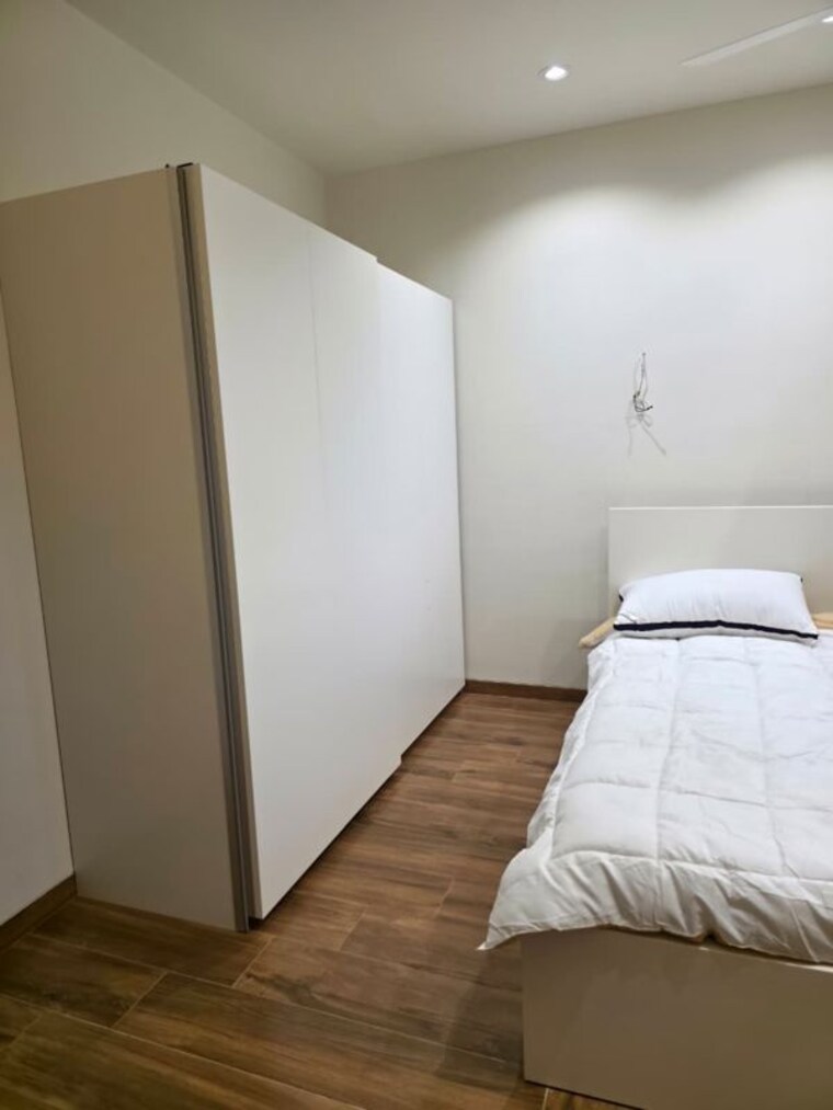 Room, dosti-eastern-bay-phase-1 3 Bedroom 1050 Sq.Ft. Apartment In Wadala Mumbai 10043050