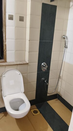 Furnished Amenities in 2 BHK Apartment at Swapnalok Towers, Malad East – for Rent