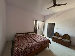 Bedroom in 2 BHK Apartment at Amar Colony – for Rent