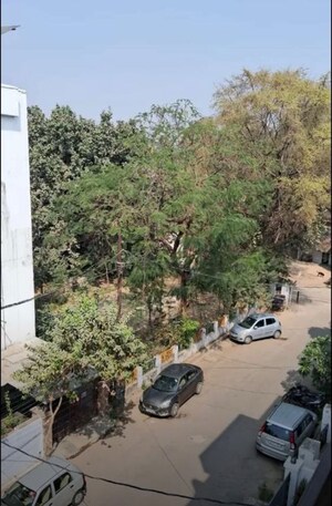 Plot Area in 2 BHK Apartment at The Mall Avenue – for Rent