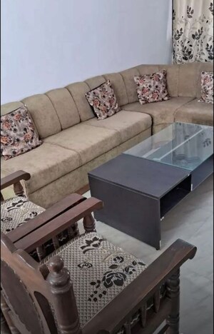 2 BHK Apartment For Rent in The Mall Avenue