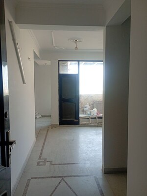 Room in 4 BHK Apartment at Sector 12 Dwarka – for Rent