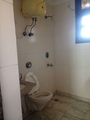 Bathroom in 4 BHK Apartment at Sector 12 Dwarka – for Rent
