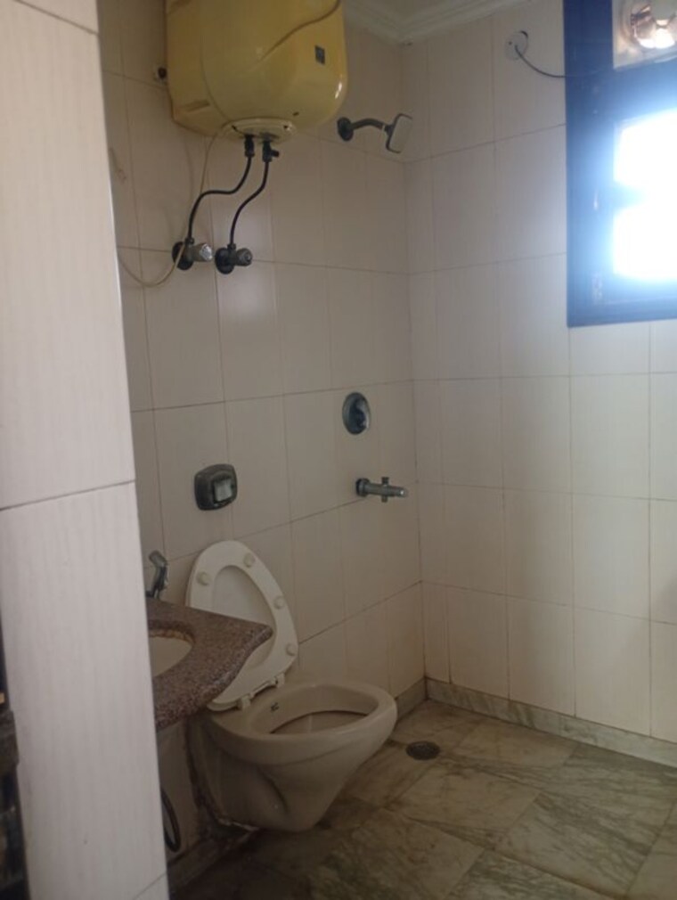 Bathroom, sector 12 dwarka 4 Bedroom 2300 Sq.Ft. Apartment In Sector 12 Dwarka Delhi 10043157
