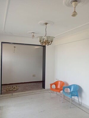 Room in 4 BHK Apartment at Sector 12 Dwarka – for Rent