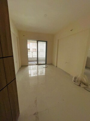 Room in 3 BHK Apartment at Sukhwani Coloronic, Ravet – for Rent