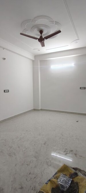 Room in 1 BHK Builder Floor at Chattarpur – for Rent