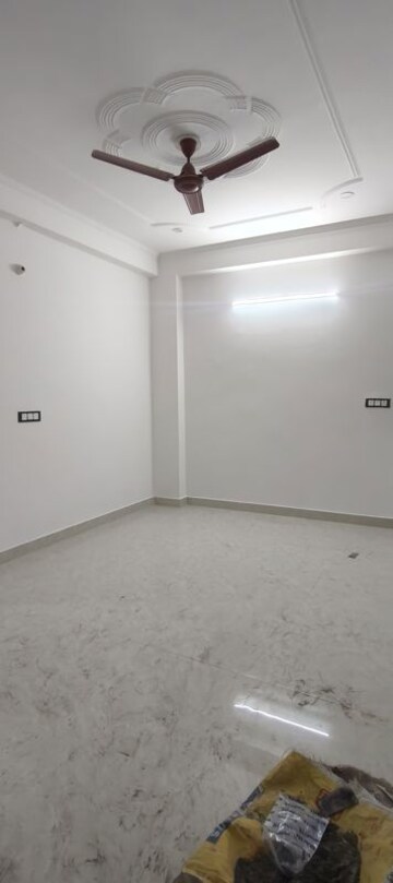 Room in 1 BHK Builder Floor at Chattarpur – for Rent