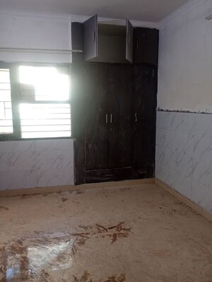 Room in 2 BHK Apartment at Sector 18 Dwarka – for Rent