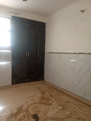 Room in 2 BHK Apartment at Sector 18 Dwarka – for Rent