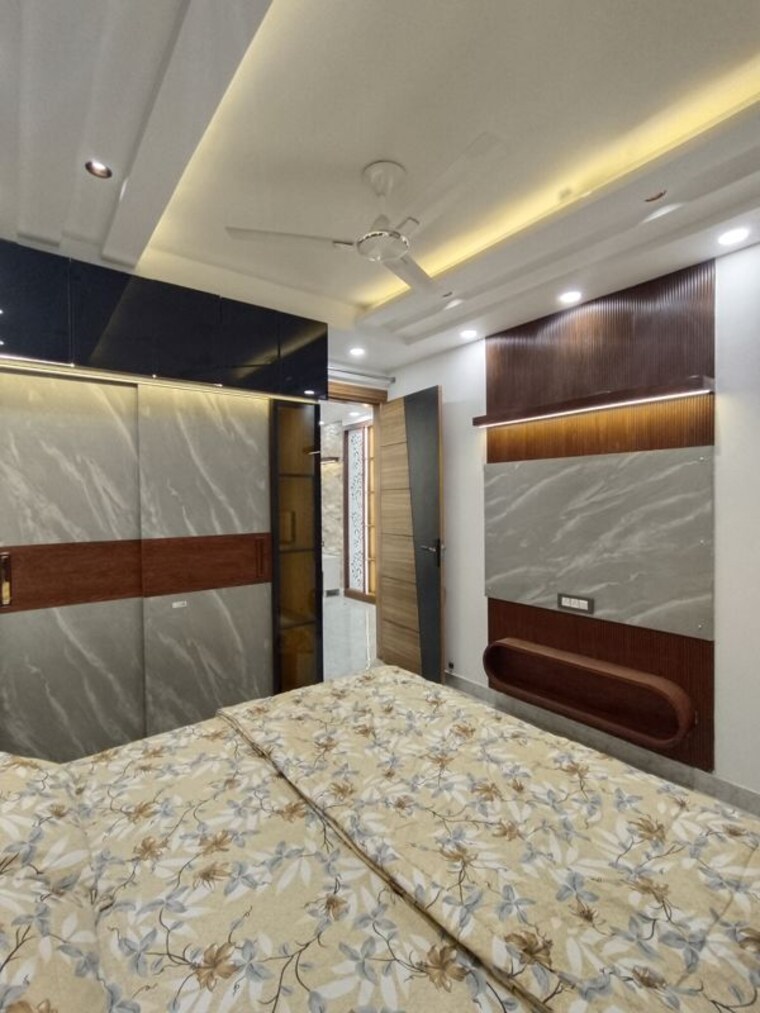 Bedroom, uttam nagar 3 Bedroom 100 Sq.Yd. Builder Floor In Uttam Nagar Delhi 10043176