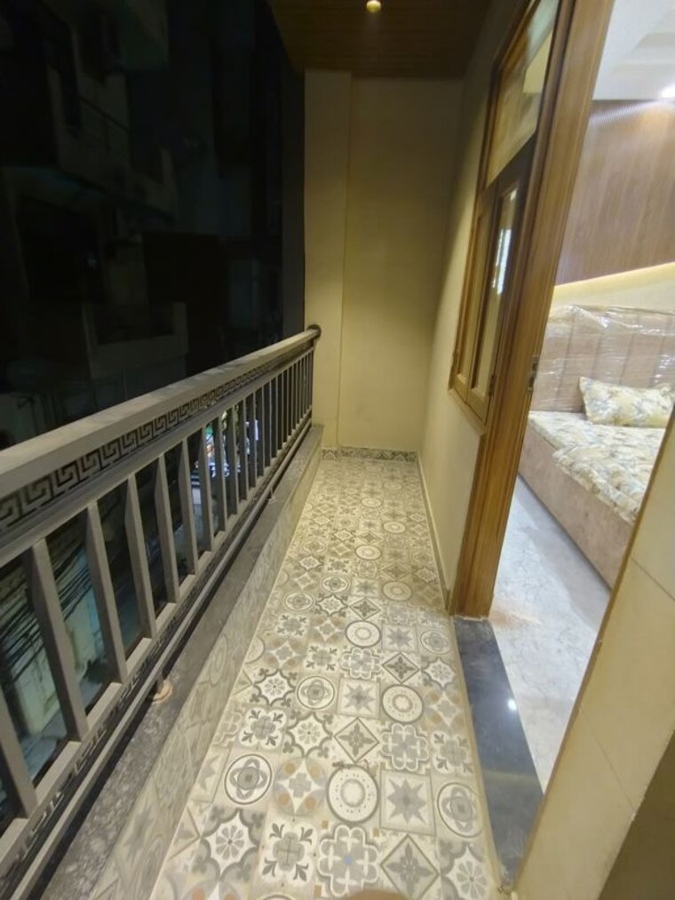 Balcony, uttam nagar 3 Bedroom 100 Sq.Yd. Builder Floor In Uttam Nagar Delhi 10043161