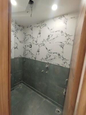 Furnished Amenities in 3 BHK Builder Floor at Uttam Nagar – for Sale