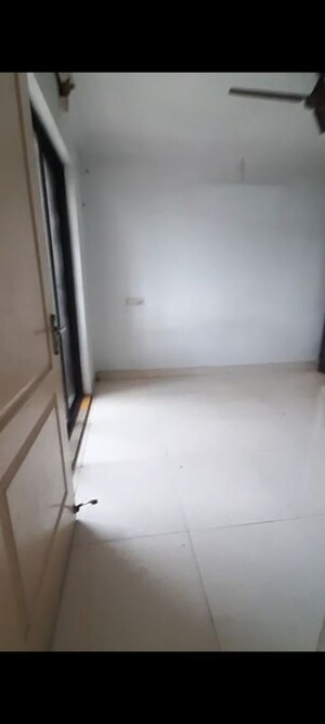 Room in 3 BHK Apartment at Cosmos Regency Kavesar, Kavesar – for Rent