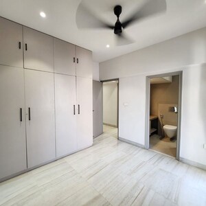 Room in 2 BHK Apartment at Mittal Phoenix Towers, Lower Parel – for Rent