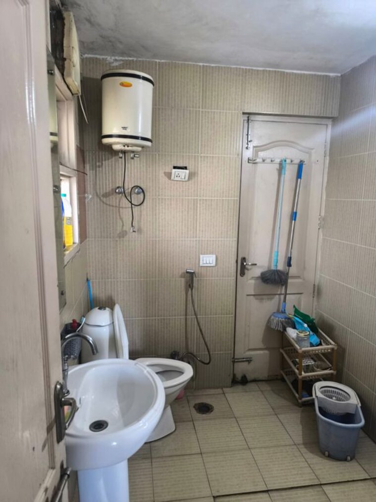 Bathroom, kajaria-greens 3 Bedroom 2278 Sq.Ft. Apartment In Alwar Bypass Road Bhiwadi 10043405