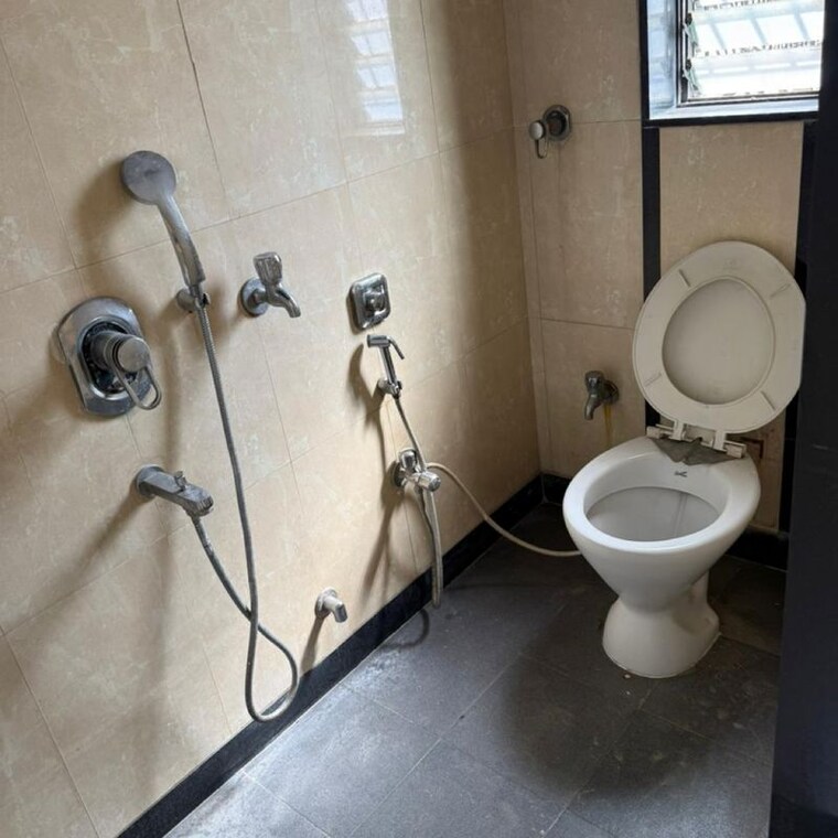 Bathroom, omkar-vayu 3 Bedroom 2104 Sq.Ft. Apartment In New Dinkar Housing Cooperative Society Mumbai 10043410