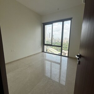 Room in 2 BHK Apartment at Lodha The Park Side, Kamala Mill – for Rent