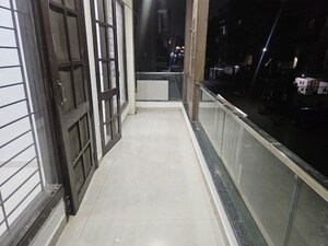 Balcony in 2 BHK Builder Floor at Saurabh Niwas, Sector 40 – for Rent