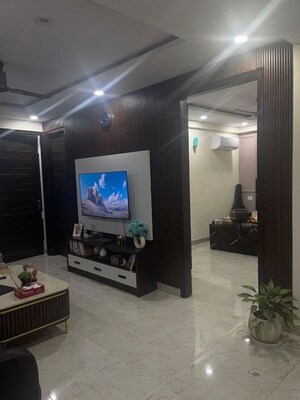 Parking in 2 BHK Builder Floor at Saurabh Niwas, Sector 40 – for Rent